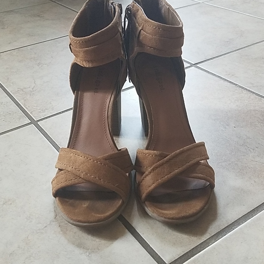 Heels - Picture 2 of 5